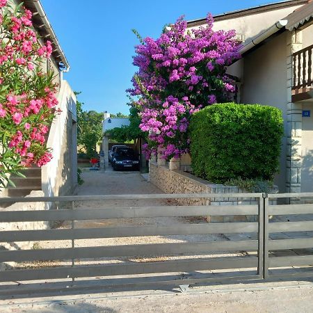 Familien Ferienhaus Vir Croatia 150M Strand Restaurant Einkaufen Exterior photo
